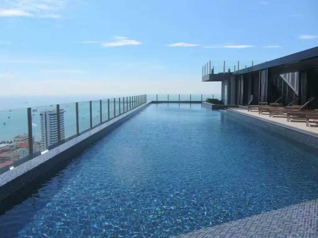 The Base Central Pattaya Extérieur photo